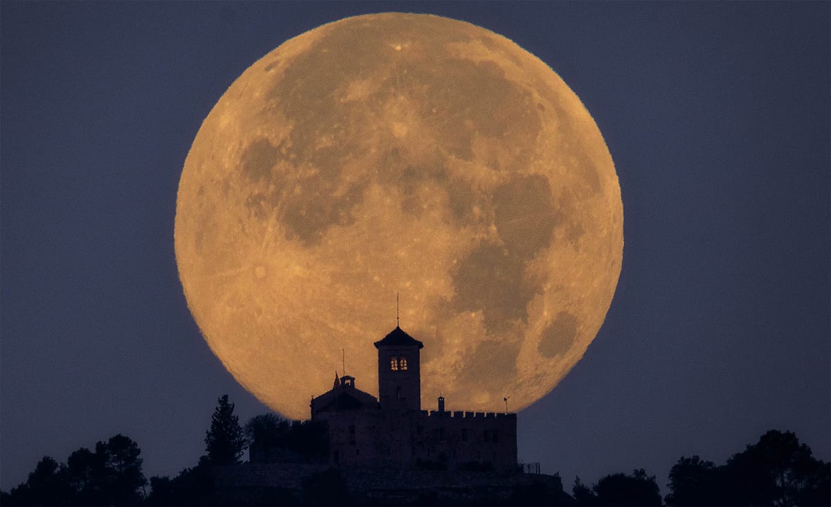 Beaver Moon: 2025’s Closest Supermoon Illuminates the Evening Sky