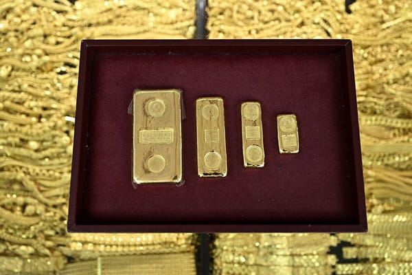 Gold Crash Anticipated Draws Bargain Hunters Worldwide