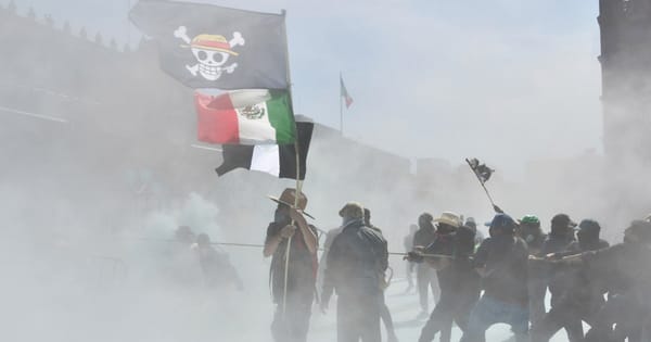 Thousands Demonstrate in Mexico City Against Crime, Corruption, and Impunity